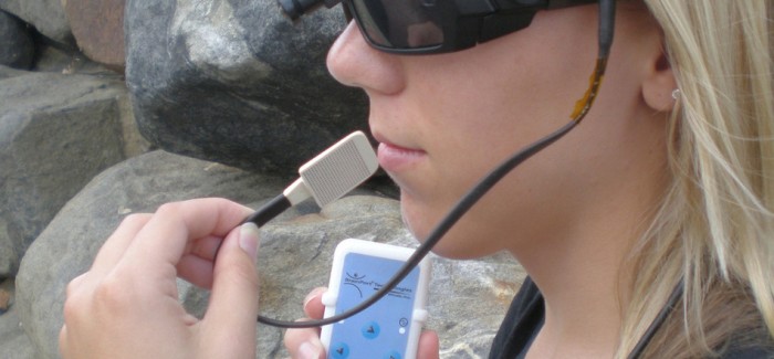 ‘BrainPort V100’ gadget ที่ช่วยให้คนตาบอดกลับมามองมองเห็นได้